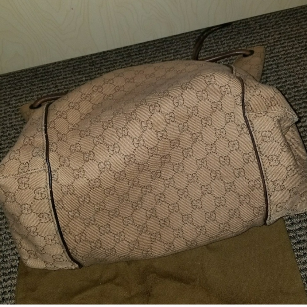 AUTHENTIC ***Gucci canvas bag !!💖💖💖light wear - Picture 5 of 8